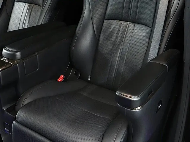 Toyota Vellfire — Фото автомобиля 13