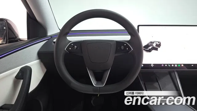 Tesla Model Y — Фото автомобиля 12