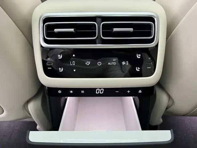 Li Auto L7 — Фото автомобиля 17