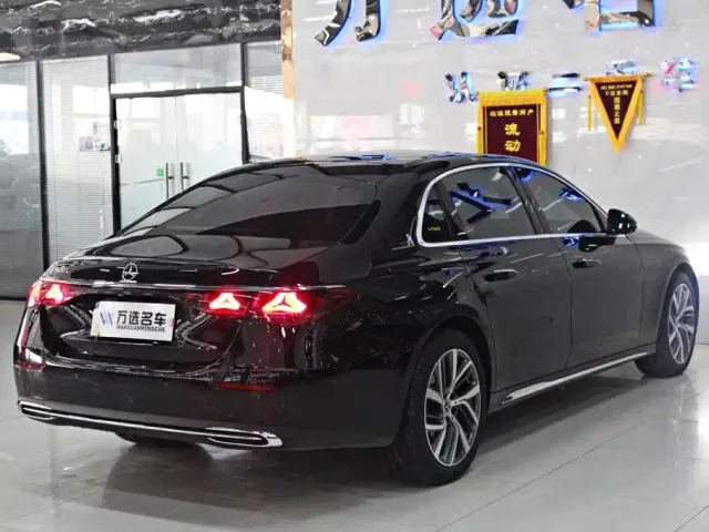 Mercedes-Benz E-Class — Фото автомобиля 13