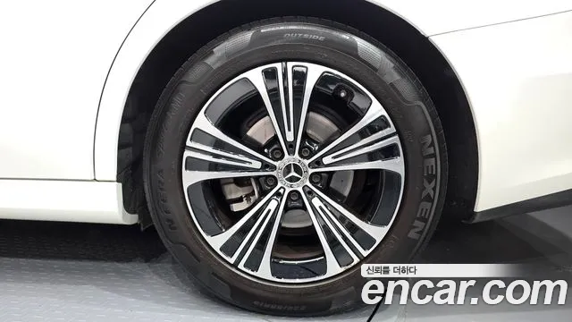 Mercedes-Benz E-Class W214 — Фото автомобиля 21