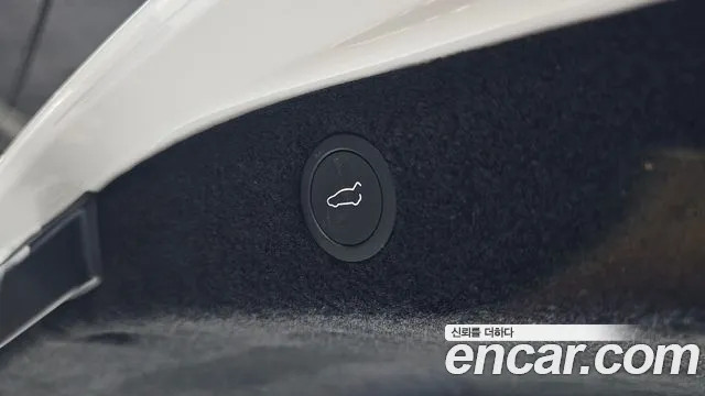 Tesla Model 3 — Фото автомобиля 15