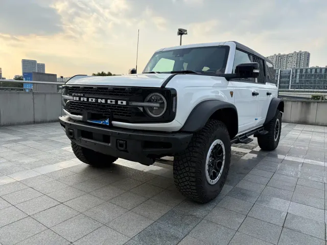 Фотография автомобиля — Ford Bronco