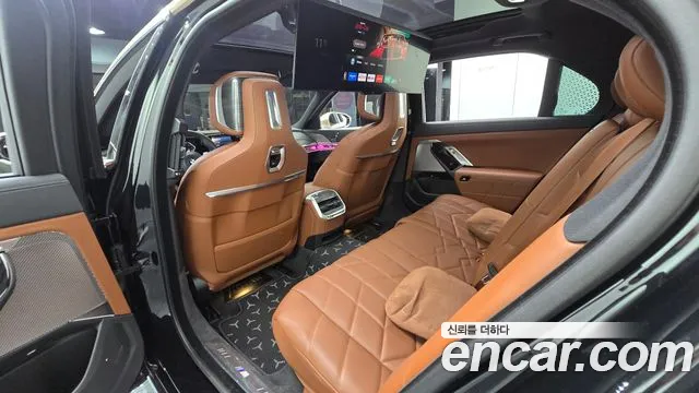 BMW 7-Series 7 серия (G70) 740i xDrive M Sport — Фото автомобиля 12