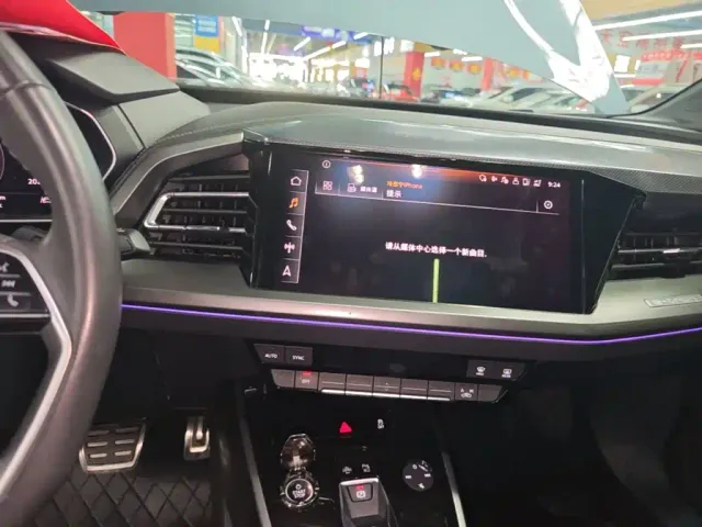 Audi Q4 e-tron — Фото автомобиля 12