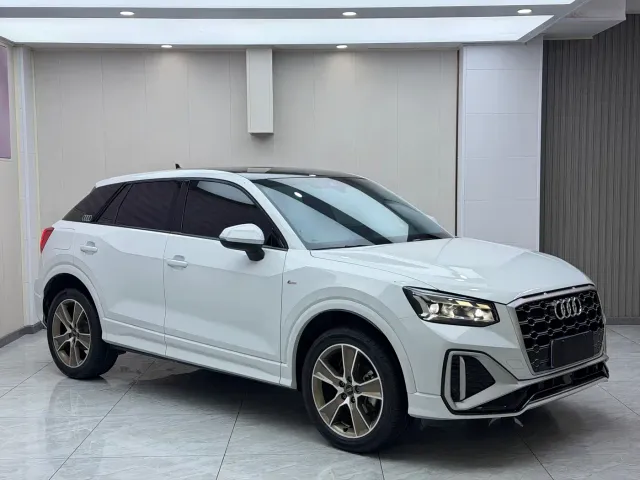 Audi Q2L — Фото автомобиля 3