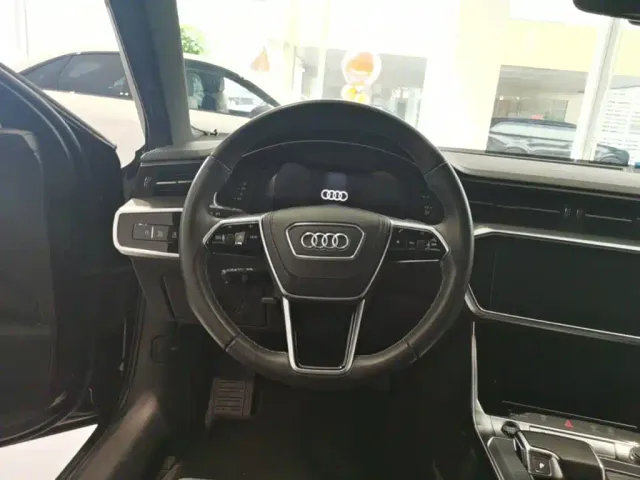 Audi A6L — Фото автомобиля 14