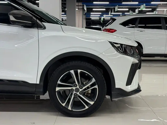Geely Binyue — Фото автомобиля 4