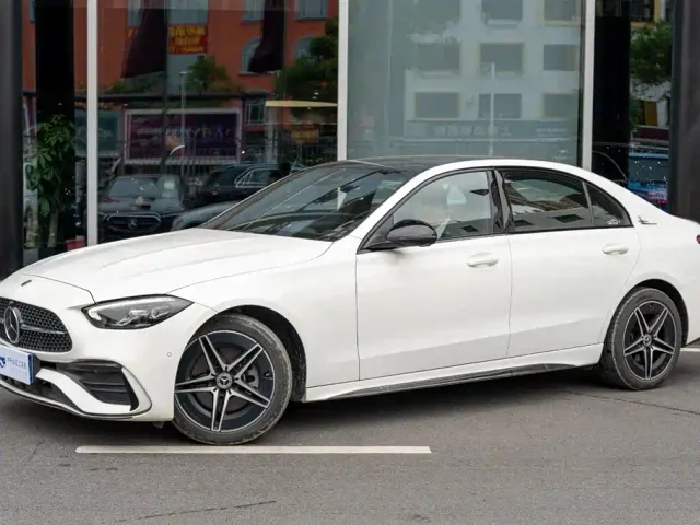Mercedes-Benz C-Class — Фото автомобиля 2
