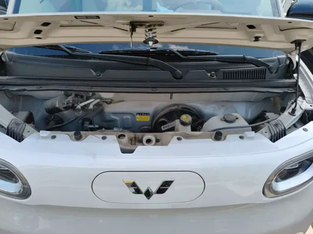 Wuling Hongguang Mini EV — Фото автомобиля 10