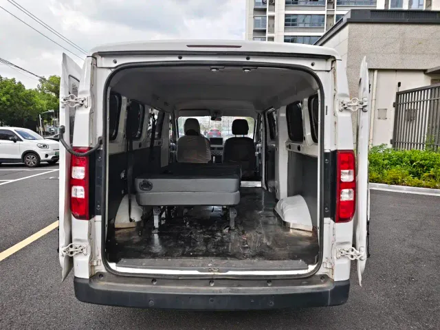 Wuling Yangguang — Фото автомобиля 11