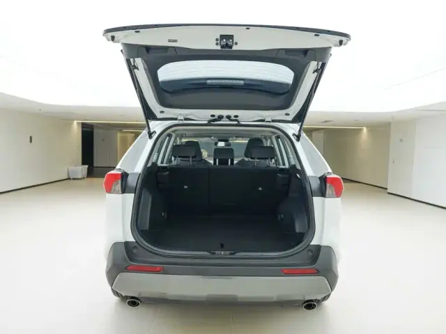Toyota RAV4 Rongfang 2023 2.0L CVT 2WD Fashion Edition — Фото автомобиля 5