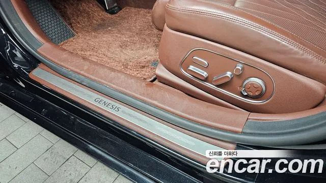 Genesis G90 Бензин 3.5 турбо AWD — Фото автомобиля 30