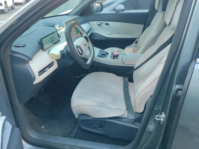Geely Galaxy Starship 7 EM-i — Фото автомобиля 9