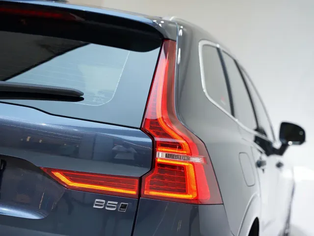 Volvo XC60 — Фото автомобиля 8