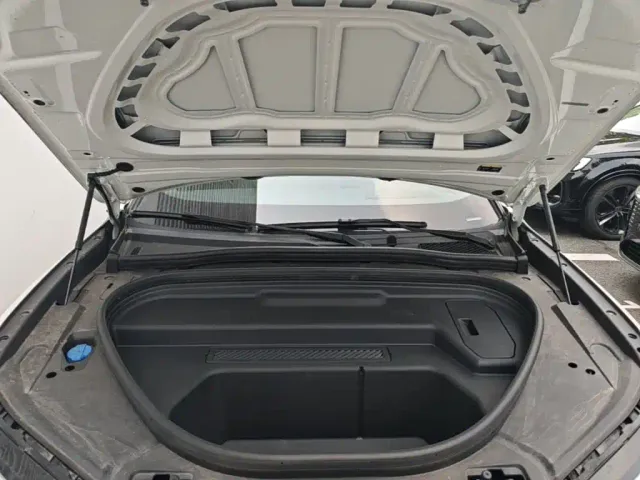Audi Q6L e-tron — Фото автомобиля 19