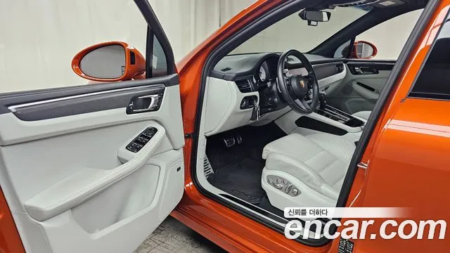 Porsche Macan — Фото автомобиля 15