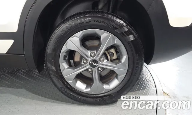 Kia Seltos — Фото автомобиля 6