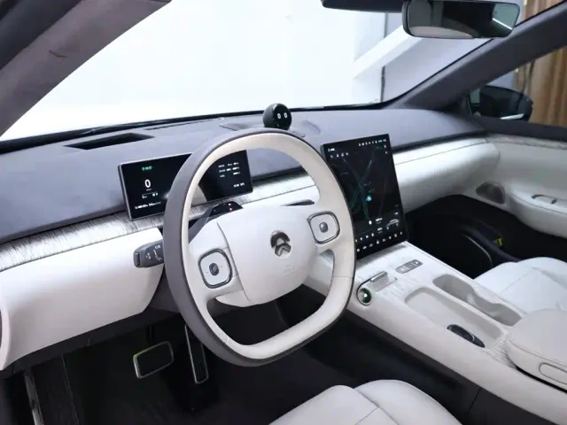 Nio ET7 — Фото автомобиля 11