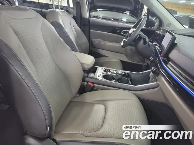 Kia Carnival Generation 4 — Фото автомобиля 15