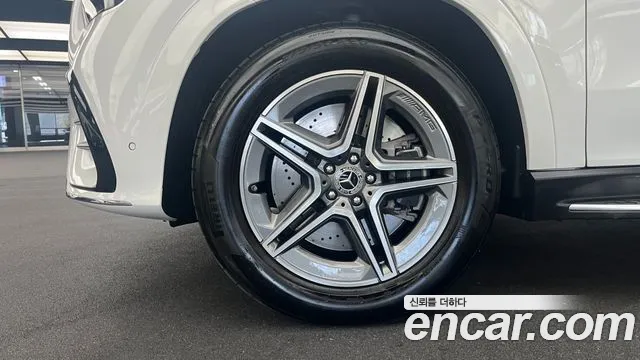 Mercedes-Benz GLE-Class — Фото автомобиля 5