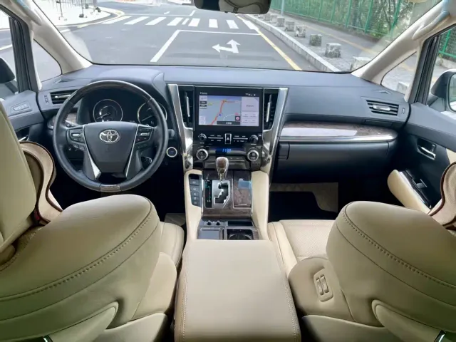 Toyota Vellfire — Фото автомобиля 5