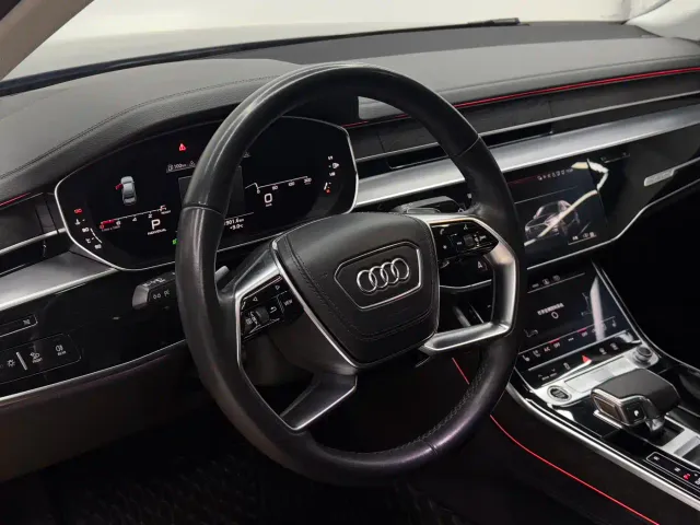 Audi A8 — Фото автомобиля 12