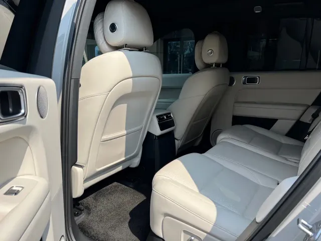 Li Auto L6 — Фото автомобиля 6