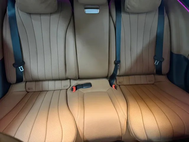Mercedes-Benz E-Class — Фото автомобиля 24