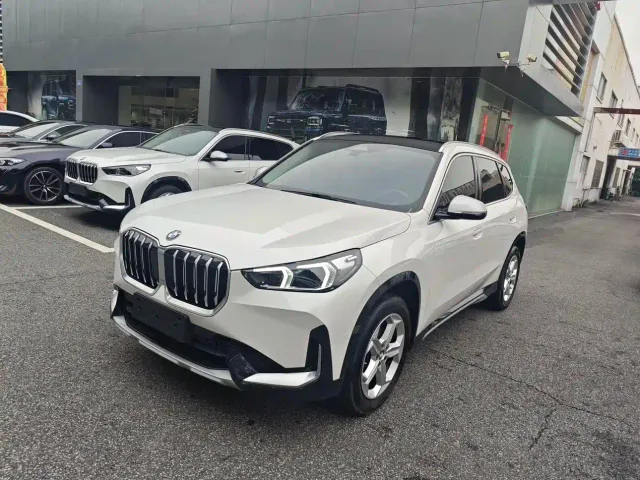 Фотография автомобиля — BMW X1
