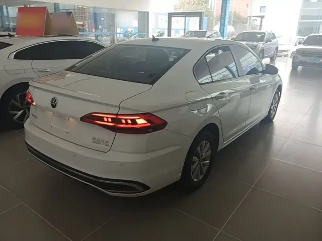 Volkswagen Bora — Фото автомобиля 6