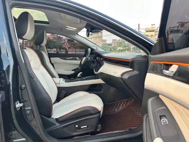 Dongfeng Yixuan MAX — Фото автомобиля 14