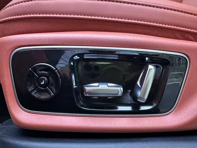 Li Auto L7 — Фото автомобиля 15