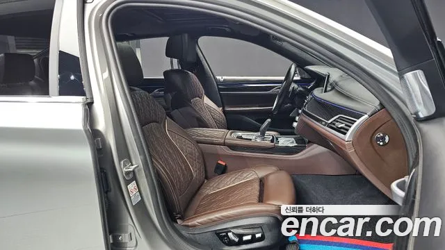 BMW 7-Series — Фото автомобиля 20