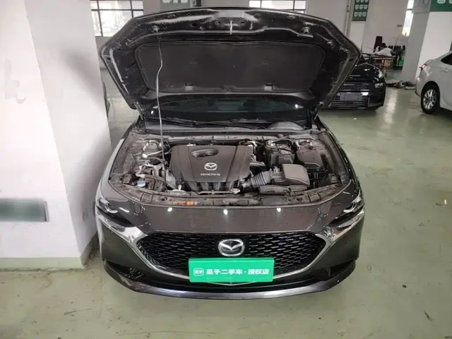Mazda Axela — Фото автомобиля 19