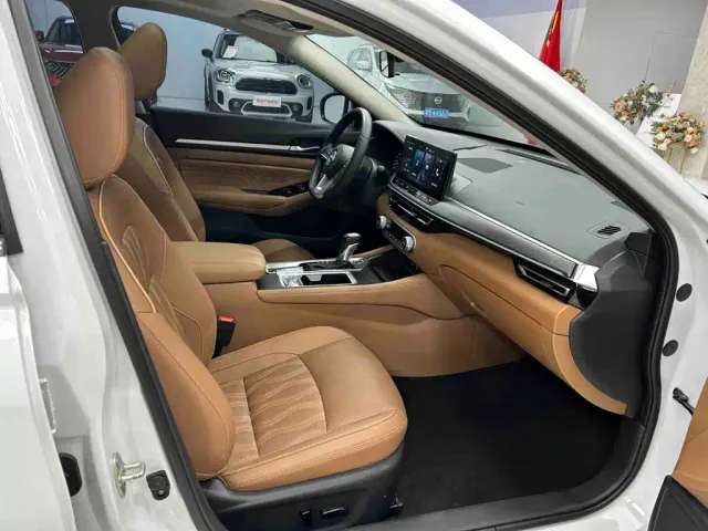 Nissan Teana — Фото автомобиля 18