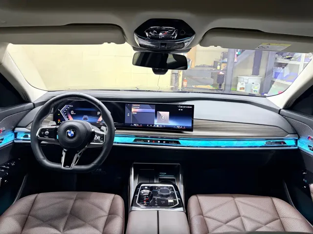 BMW 7 Series — Фото автомобиля 8