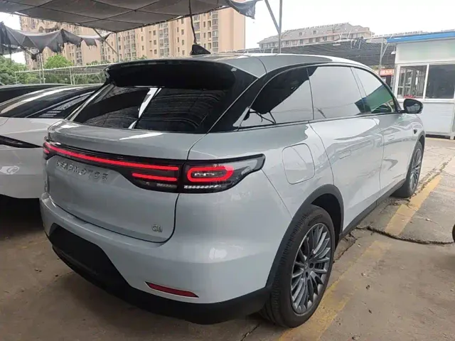 Leapmotor C11 — Фото автомобиля 6