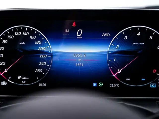 Mercedes-Benz C-Class — Фото автомобиля 16