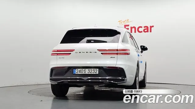 Genesis GV70 2.5T Бензин AWD — Фото автомобиля 2