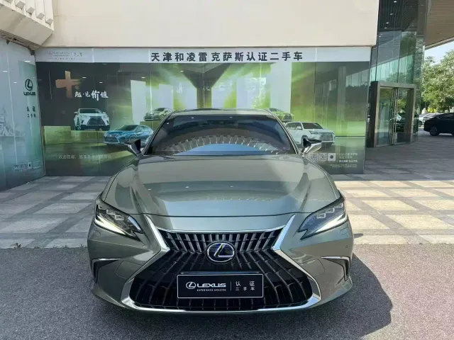 Lexus ES — Фото автомобиля 2