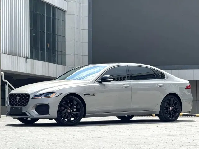 Фотография автомобиля — Jaguar XFL