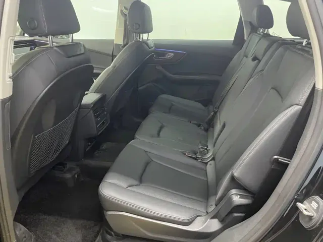 Audi Q7 — Фото автомобиля 7