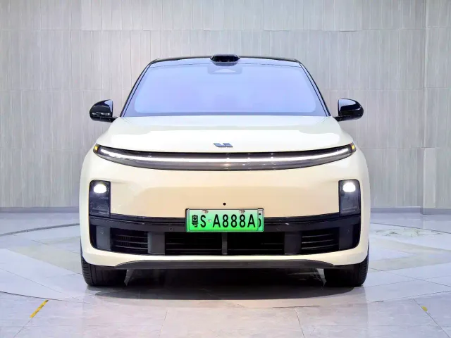 Li Auto L7 — Фото автомобиля 5