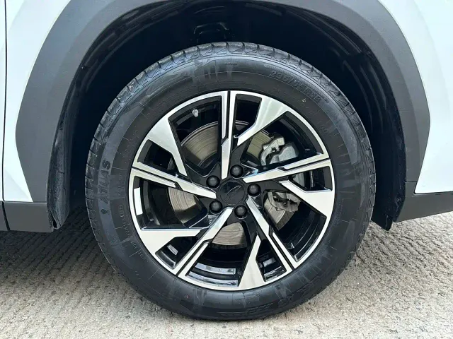 Geely Boyue L — Фото автомобиля 10