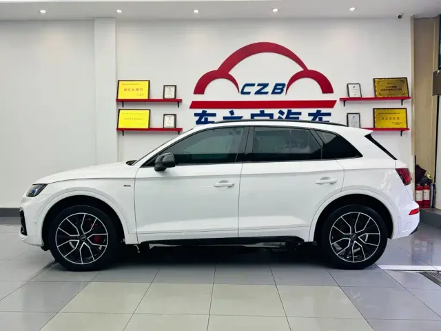 Audi Q5L — Фото автомобиля 4