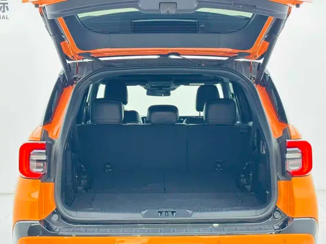 Ford Explorer — Фото автомобиля 17