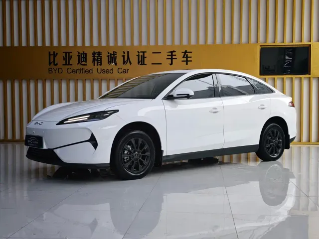 Фотография автомобиля — BYD e7