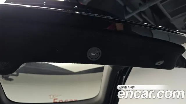 Tesla Model Y — Фото автомобиля 23