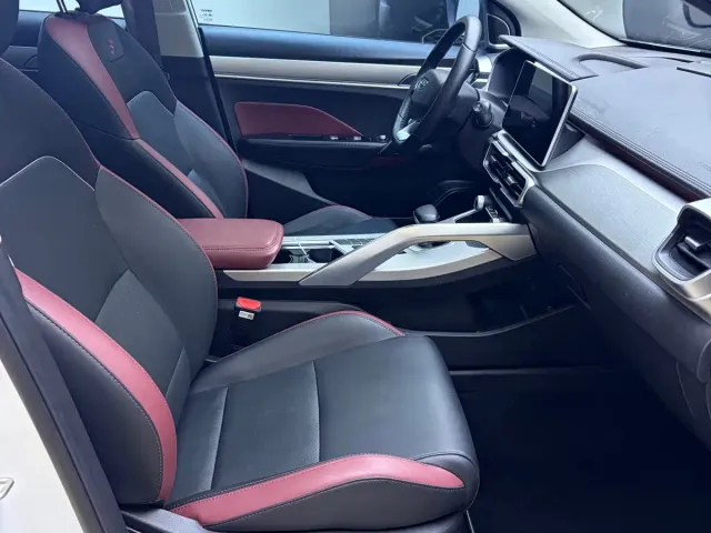Geely Binyue — Фото автомобиля 12